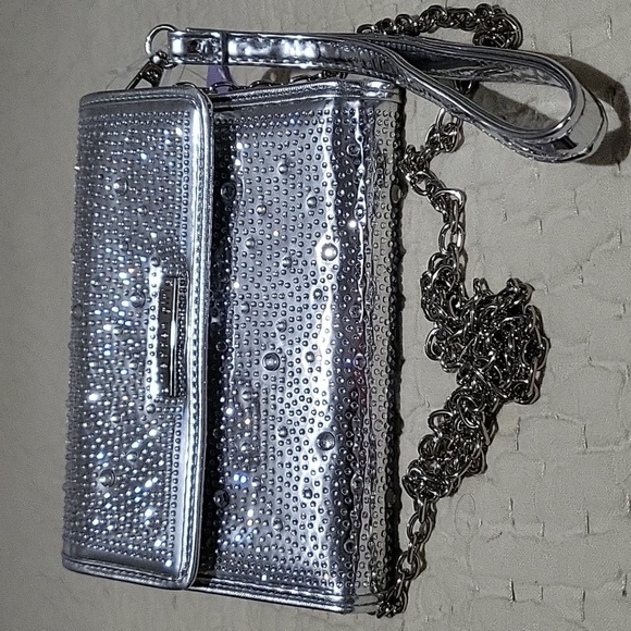 NWT Madden Girl Silver Rhinestone Chain Wristlet/ Crossbody Purse Prom Party - Picture 4 of 8